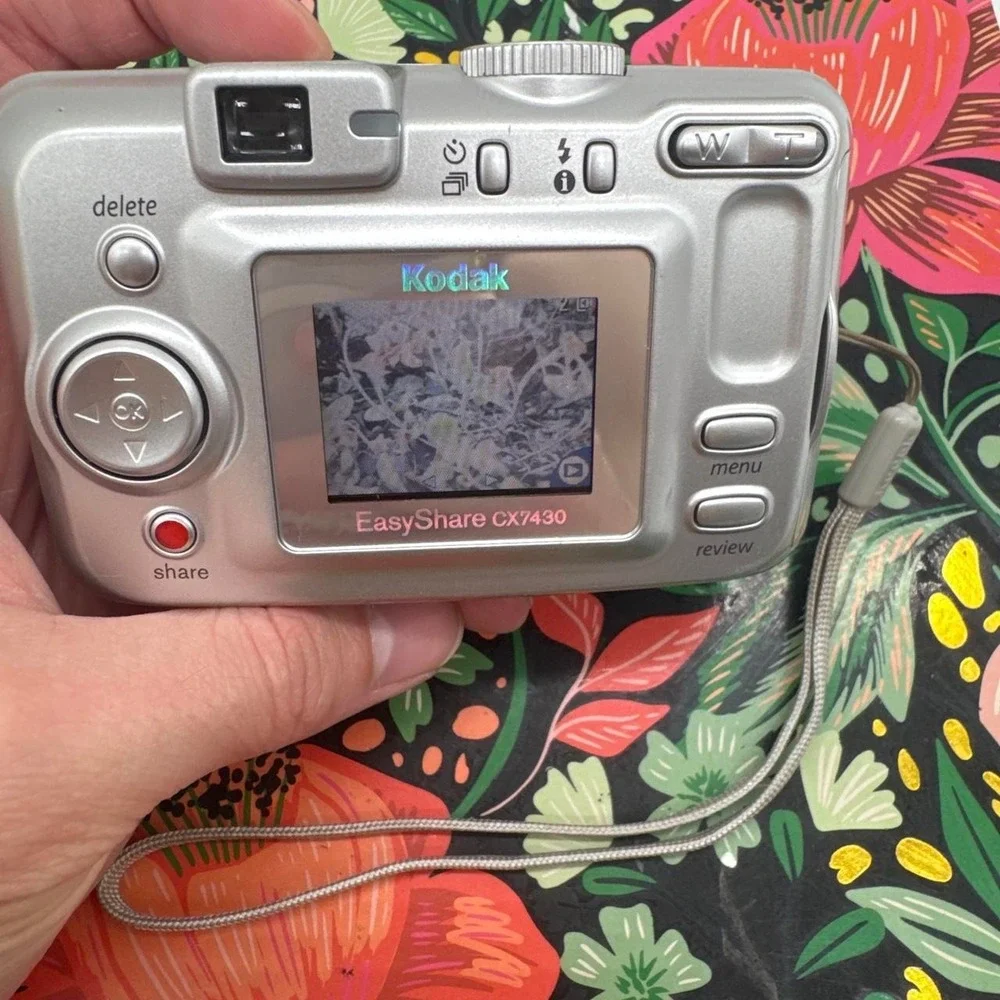 Kodak EasyShare CX7430‎ Digital Camera – Compact Point-and-Shoot Camera